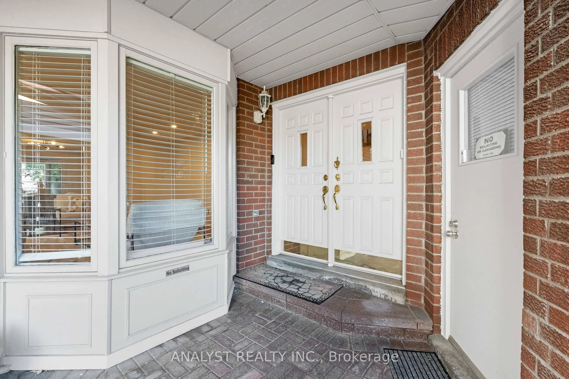 Photo 4 of 1090 longbow Drive, Pickering, Liverpool — HOMEH