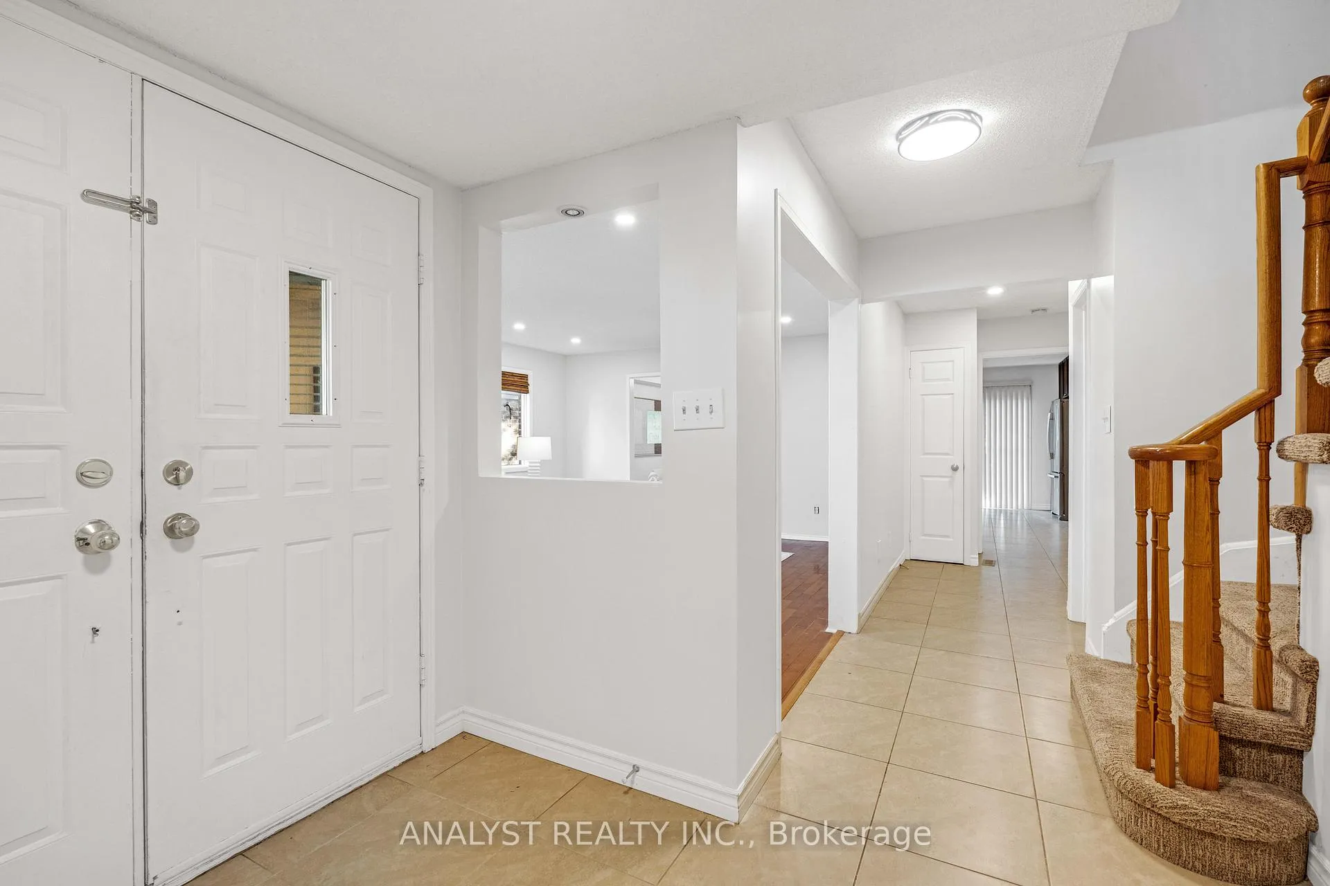 Photo 6 of 1090 longbow Drive, Pickering, Liverpool — HOMEH