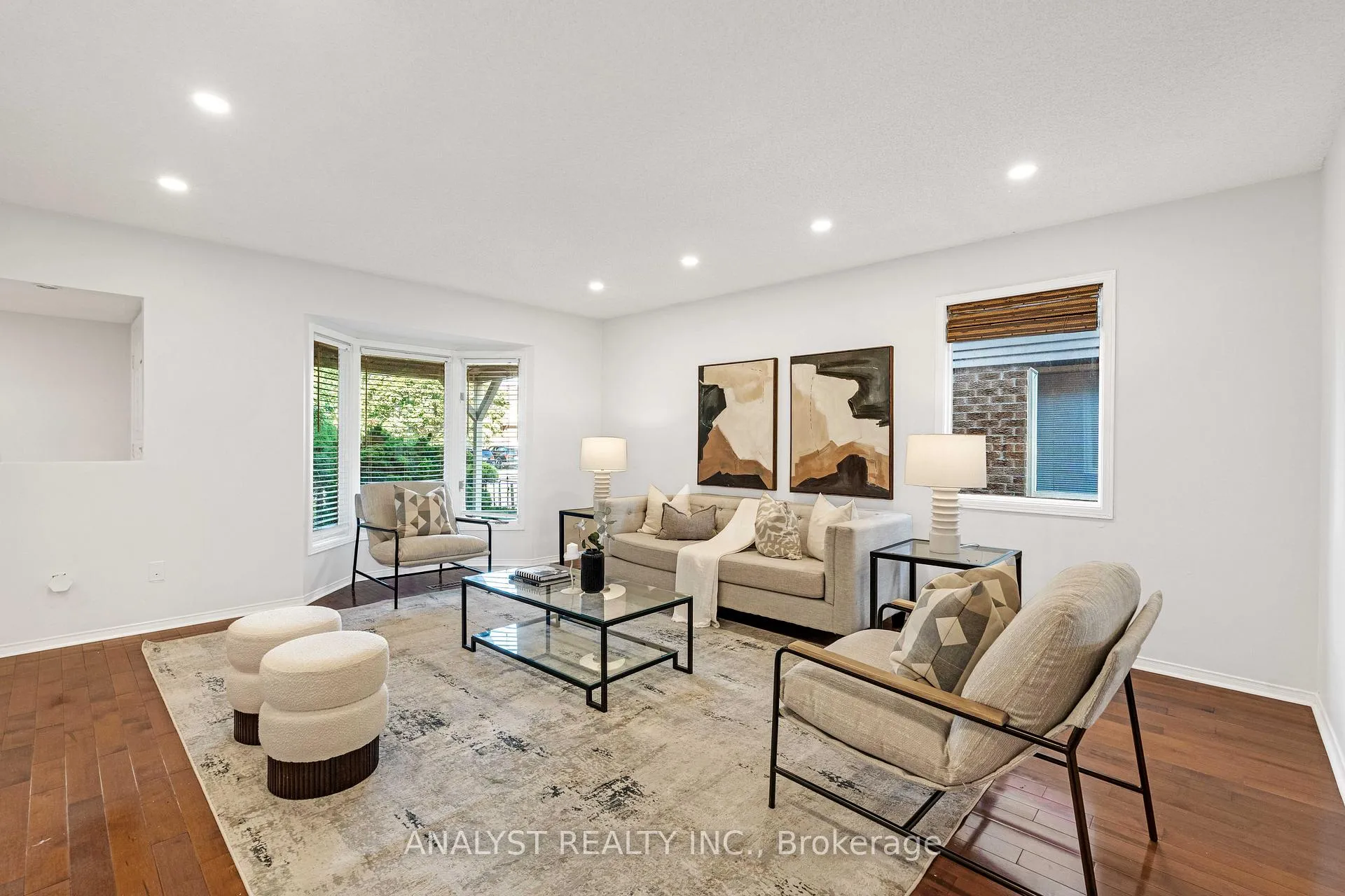 Photo 8 of 1090 longbow Drive, Pickering, Liverpool — HOMEH