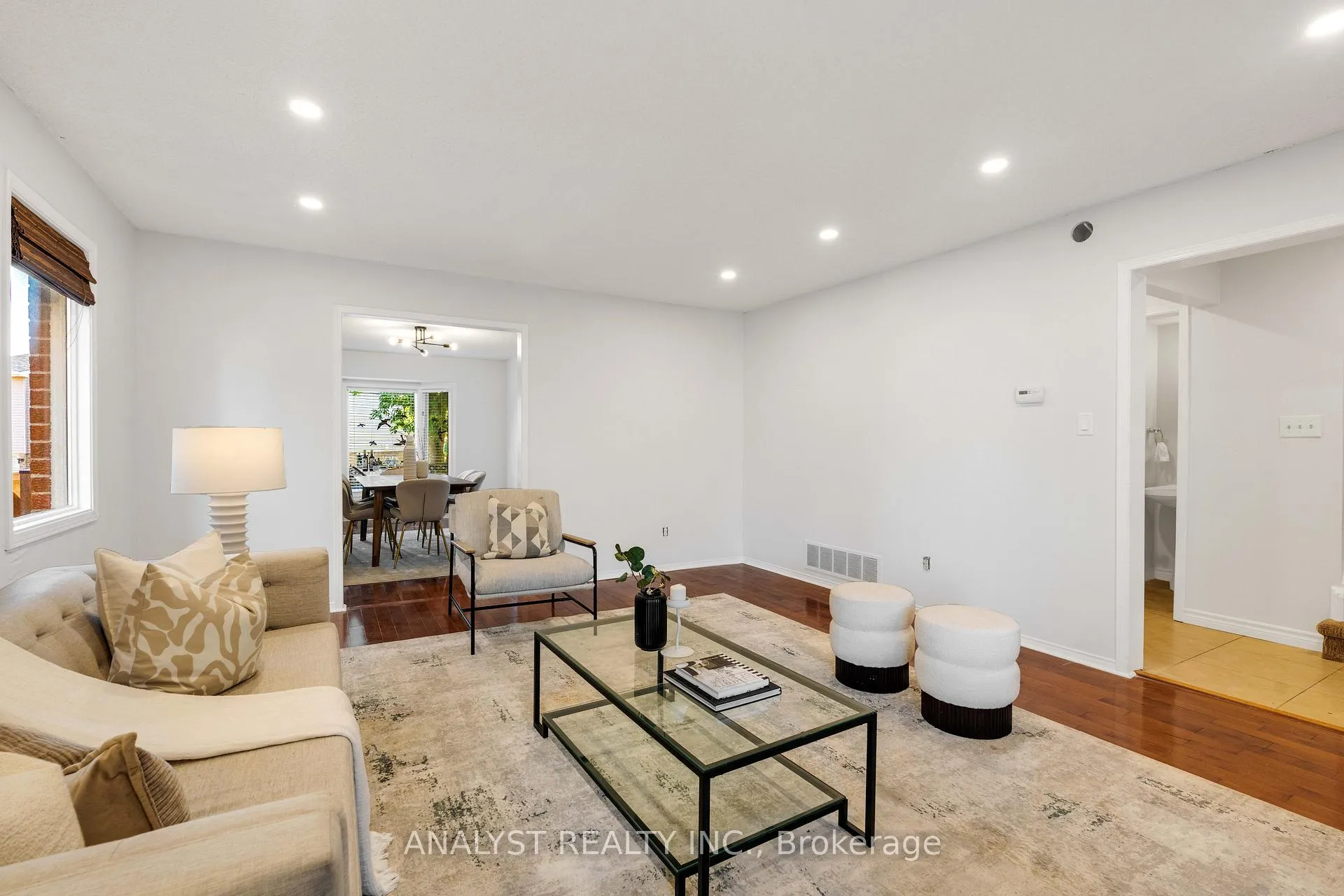 Photo 9 of 1090 longbow Drive, Pickering, Liverpool — HOMEH