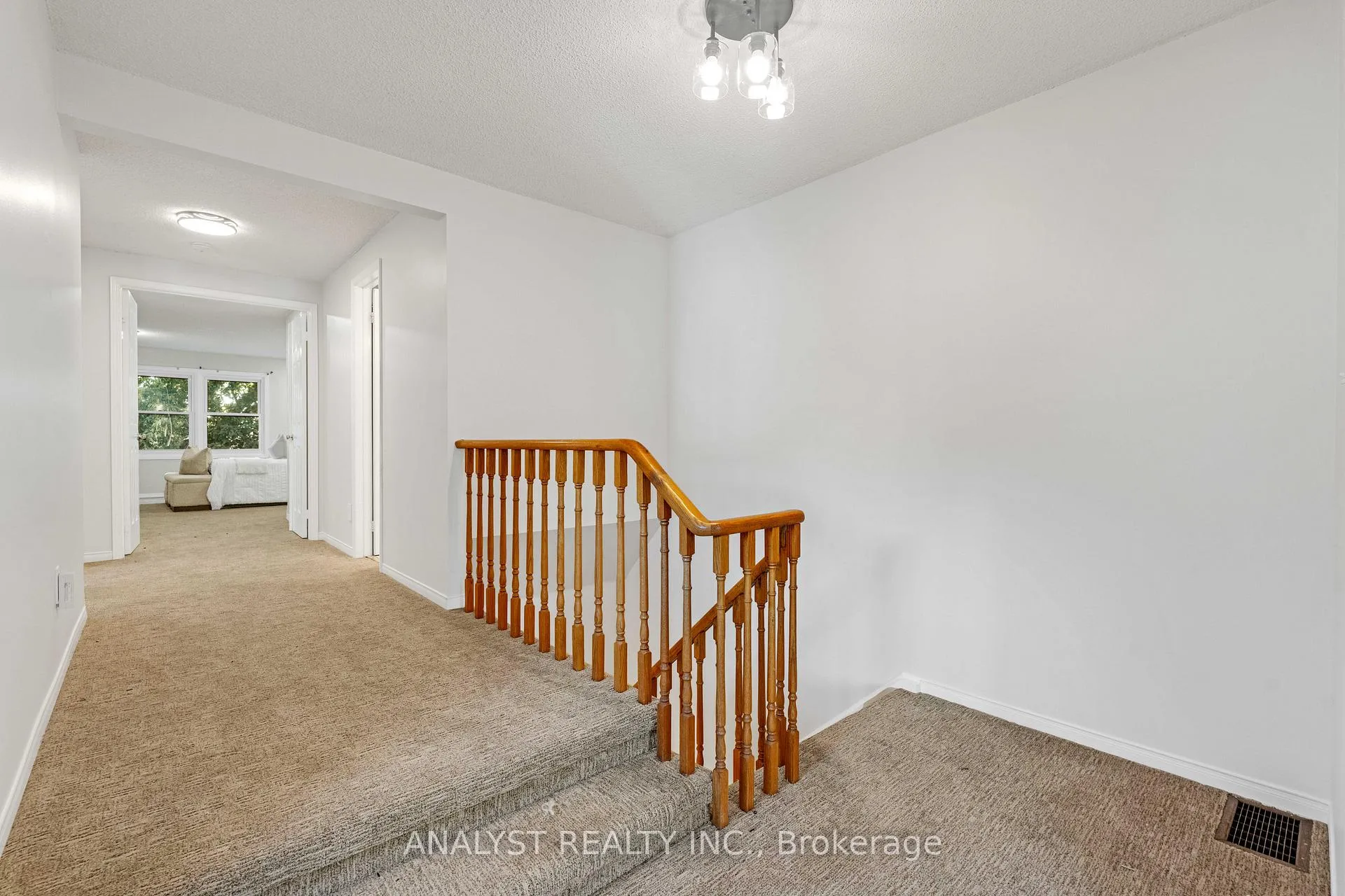 Photo 17 of 1090 longbow Drive, Pickering, Liverpool — HOMEH
