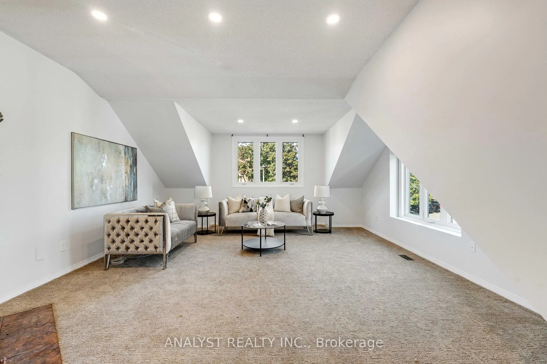 Photo 18 of 1090 longbow Drive, Pickering, Liverpool — HOMEH