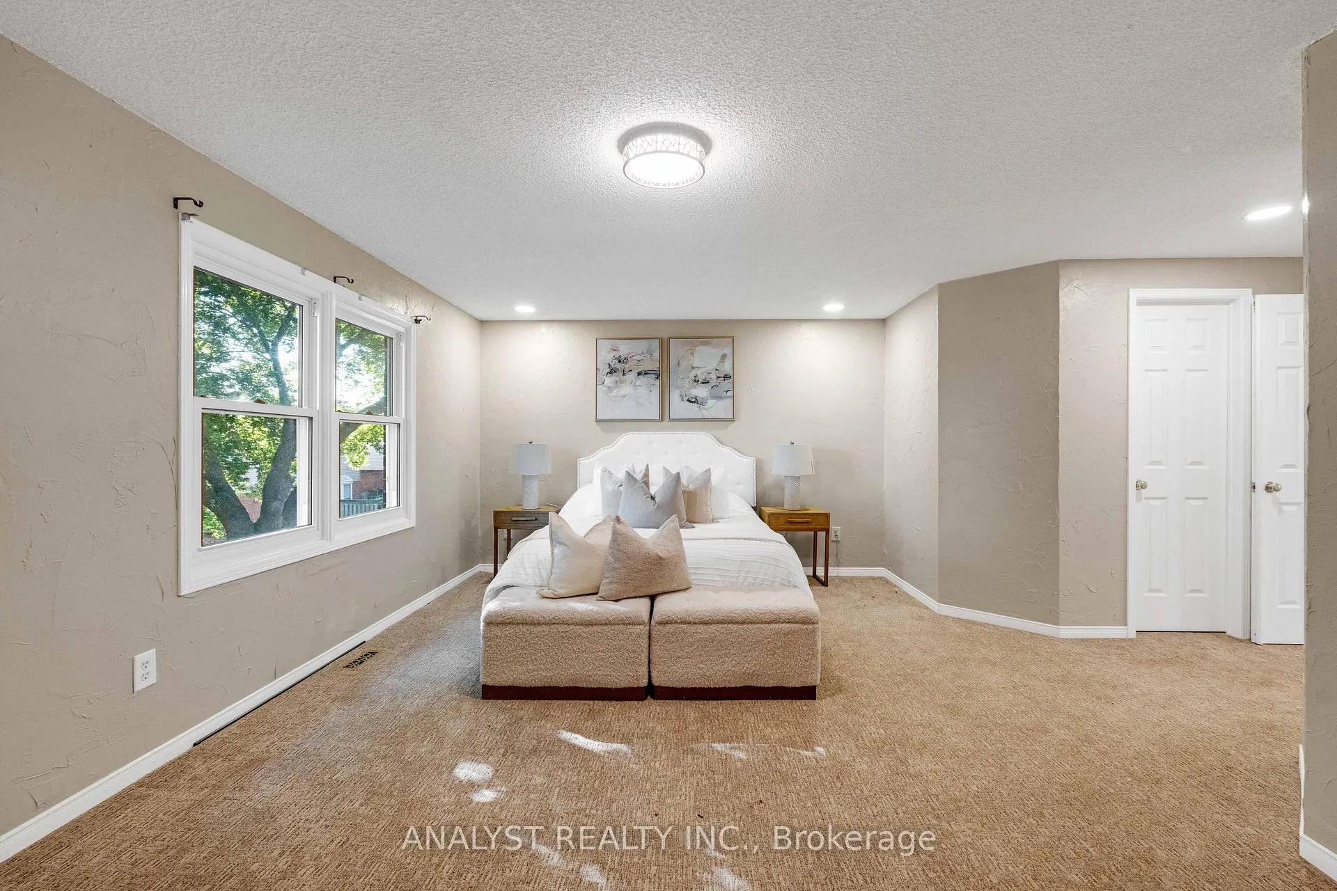 Photo 23 of 1090 longbow Drive, Pickering, Liverpool — HOMEH