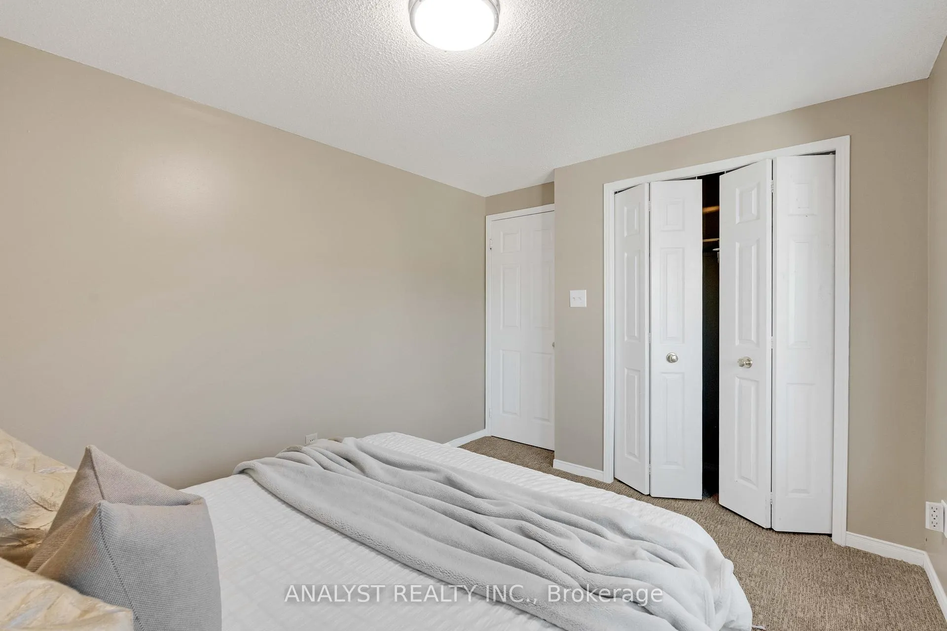 Photo 31 of 1090 longbow Drive, Pickering, Liverpool — HOMEH