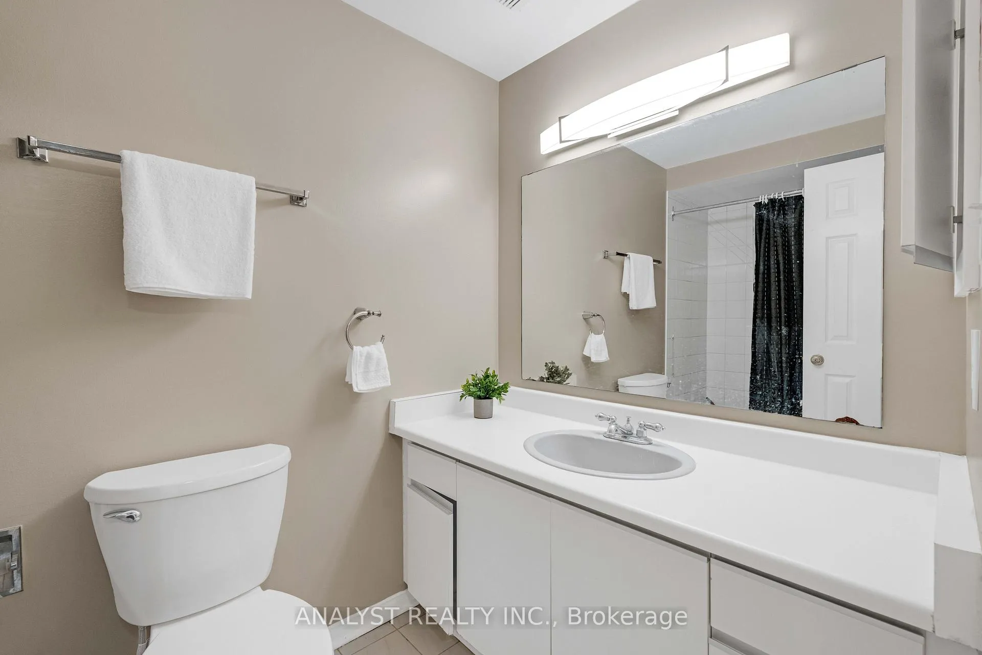 Photo 32 of 1090 longbow Drive, Pickering, Liverpool — HOMEH