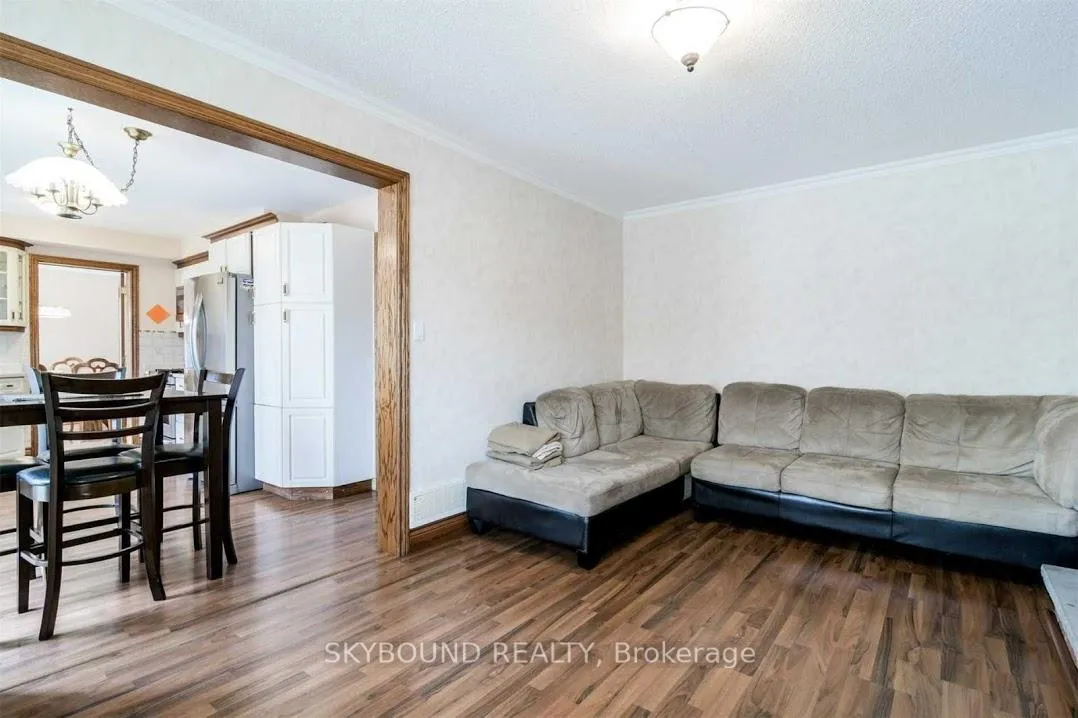 Photo 9 of Unit Upper, 7 Mackay Street N, Brampton, Northwest Sandalwood Parkway — HOMEH