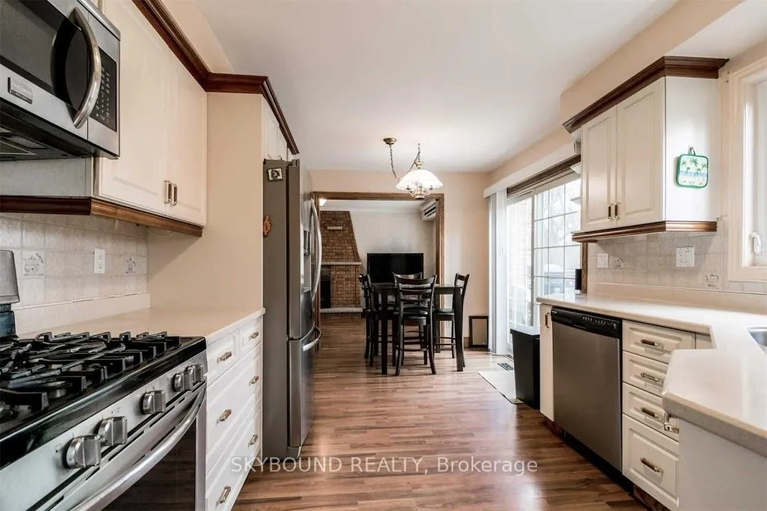 Photo 12 of Unit Upper, 7 Mackay Street N, Brampton, Northwest Sandalwood Parkway — HOMEH