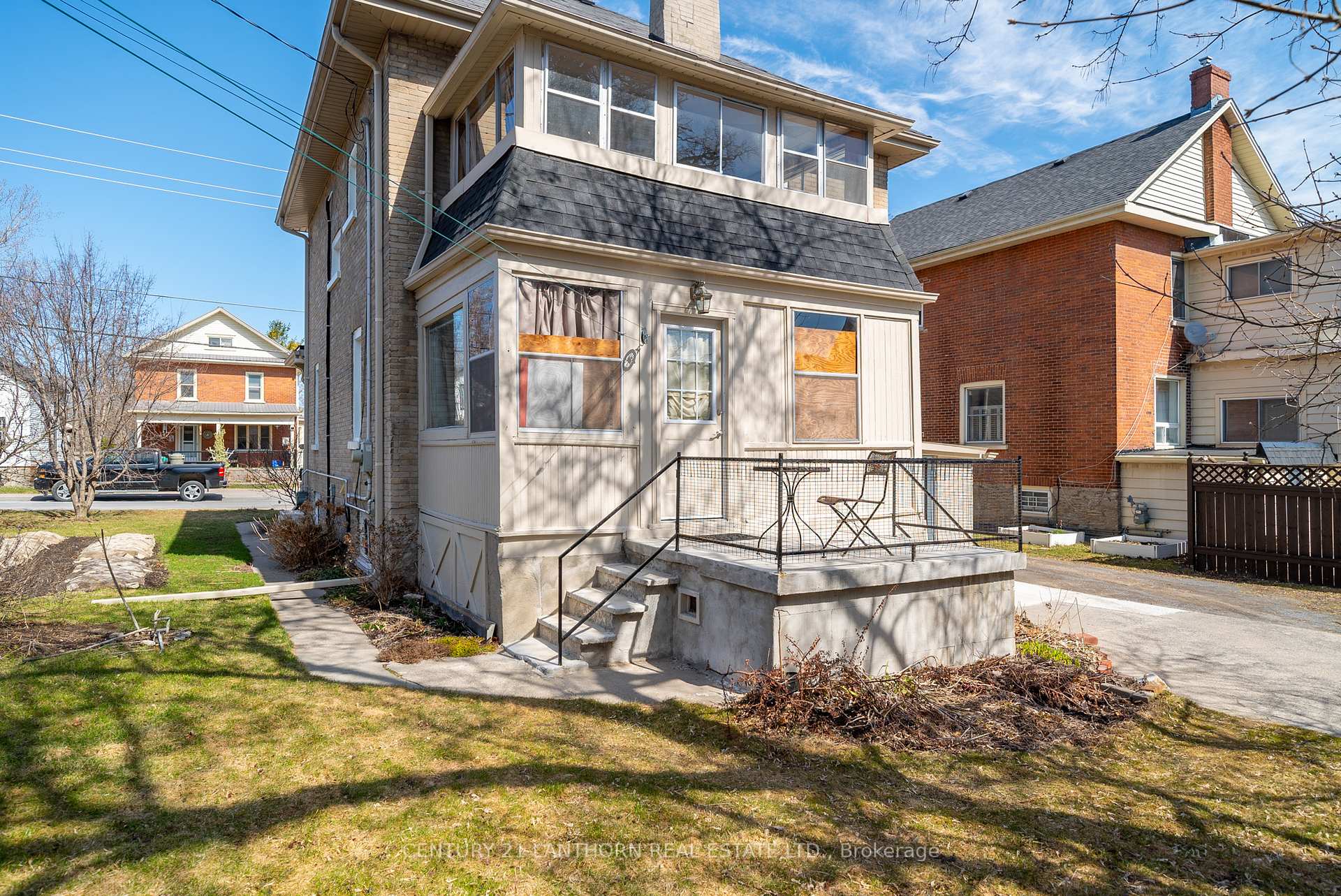 Photo 8 of 33 Catharine Street, Belleville, Belleville Ward — HOMEH