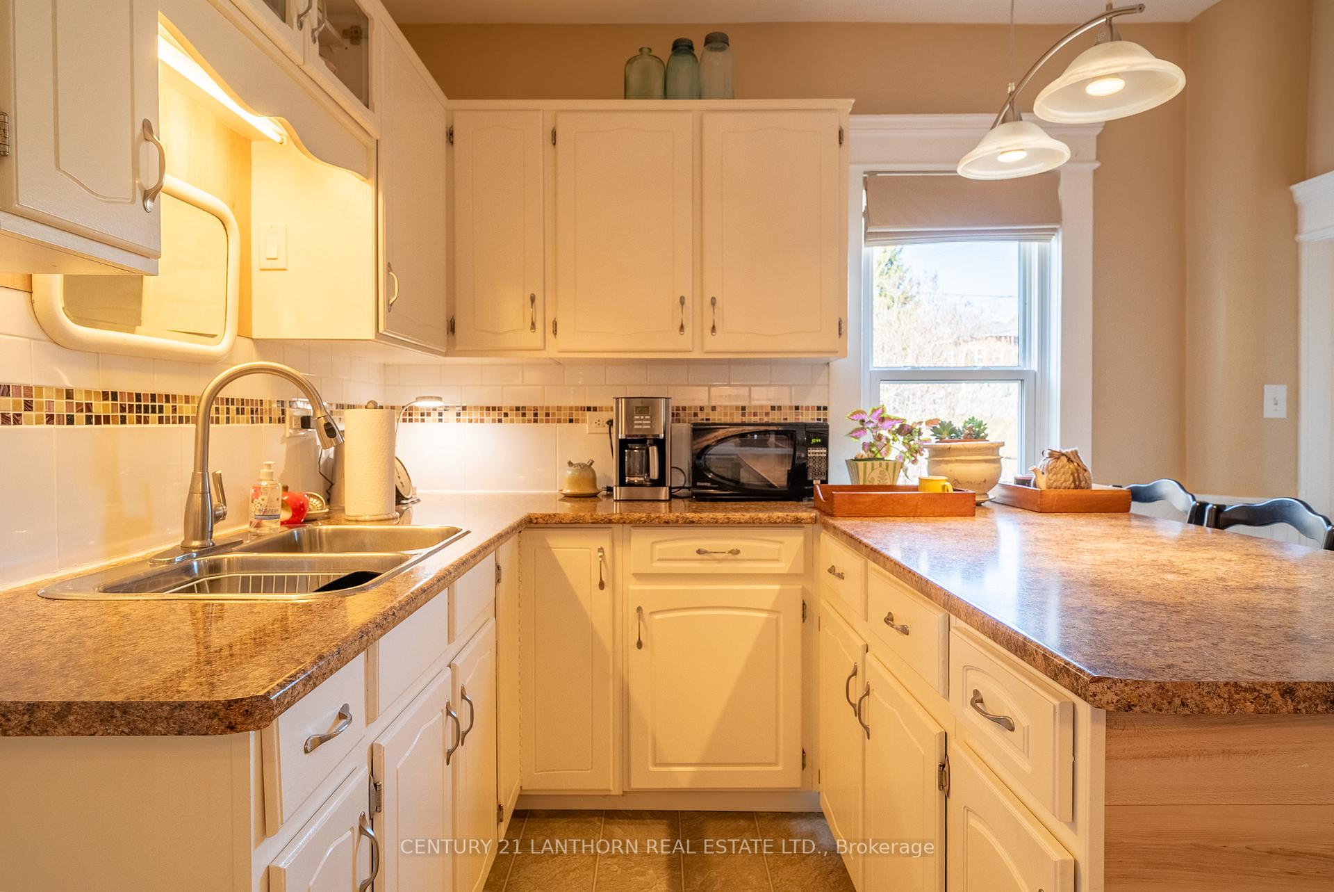 Photo 23 of 33 Catharine Street, Belleville, Belleville Ward — HOMEH