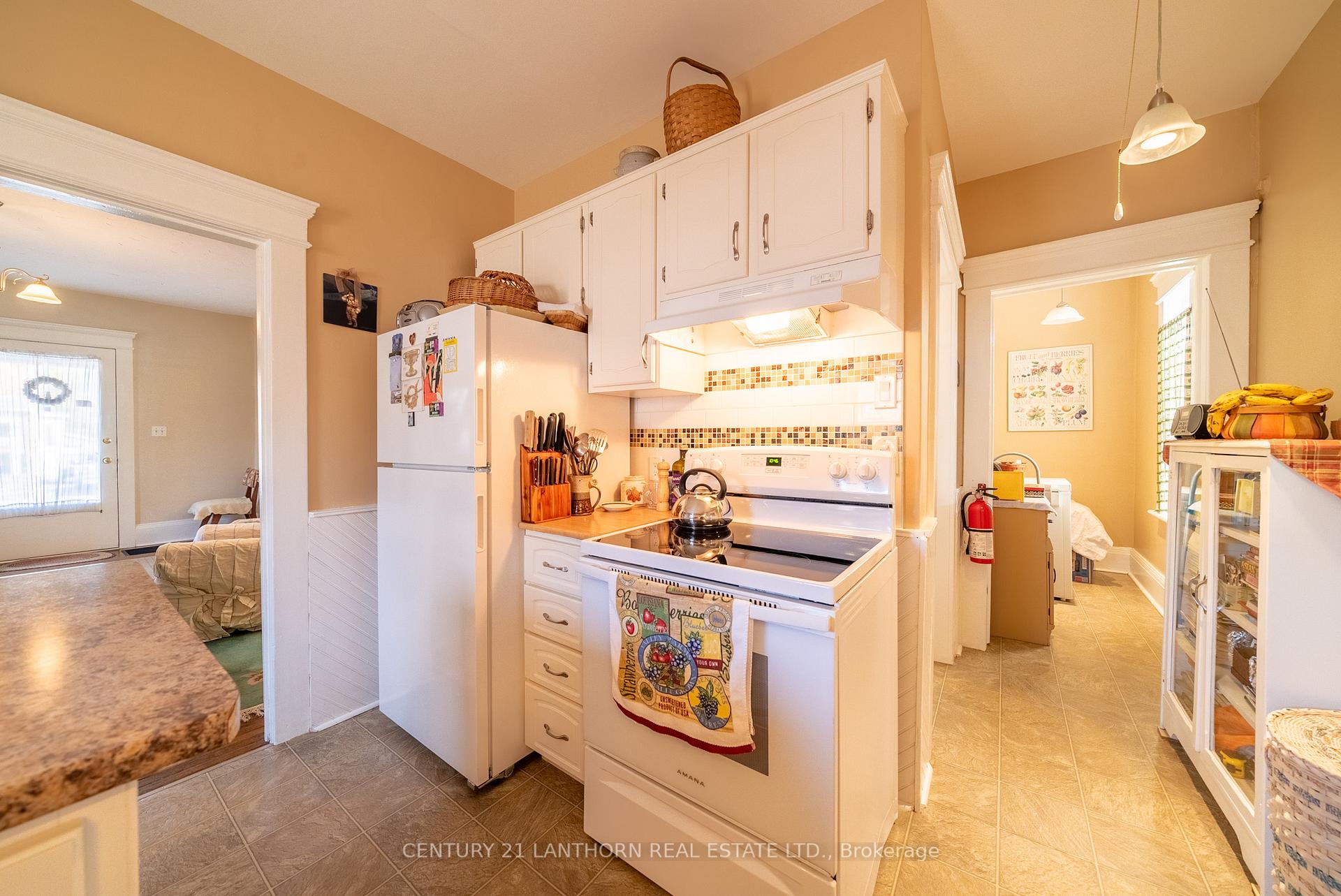 Photo 24 of 33 Catharine Street, Belleville, Belleville Ward — HOMEH