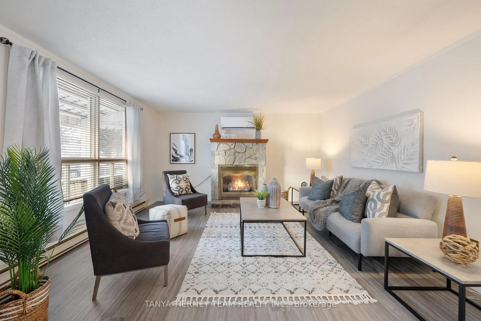 Photo 7 of 6 The Cove Road, Clarington, Newcastle — HOMEH