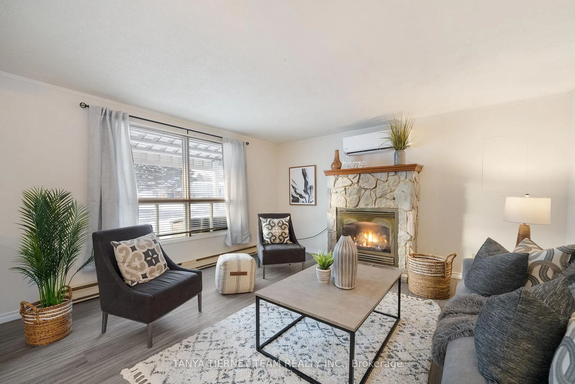 Photo 8 of 6 The Cove Road, Clarington, Newcastle — HOMEH