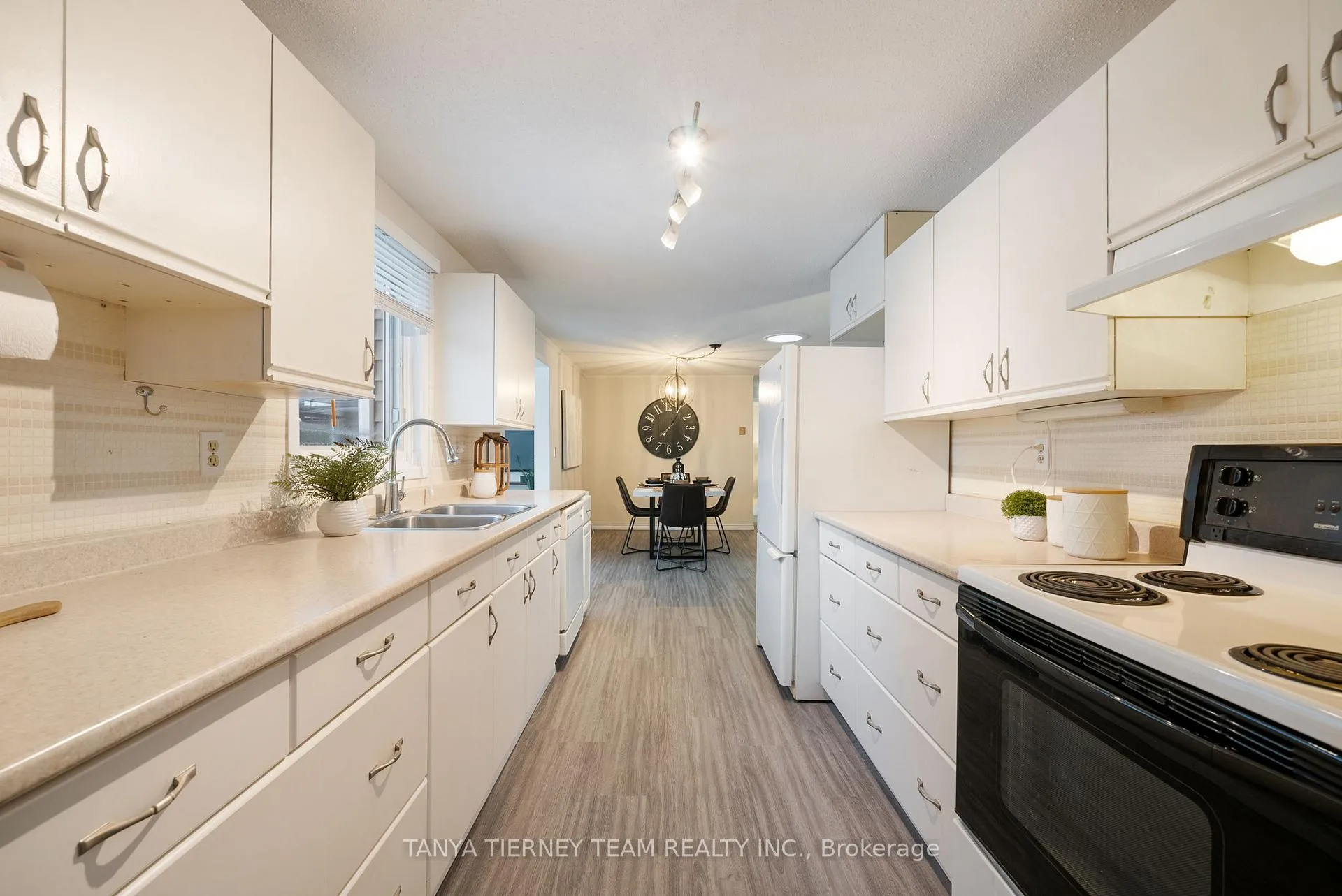 Photo 13 of 6 The Cove Road, Clarington, Newcastle — HOMEH