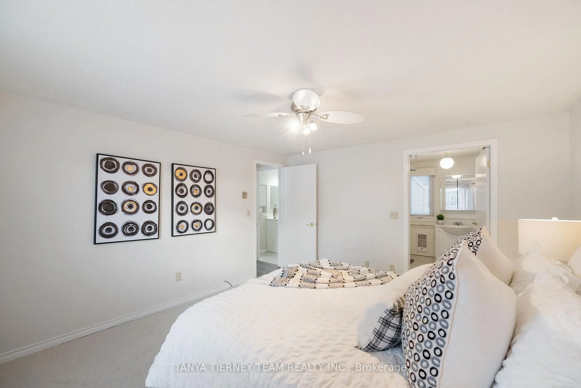 Photo 18 of 6 The Cove Road, Clarington, Newcastle — HOMEH