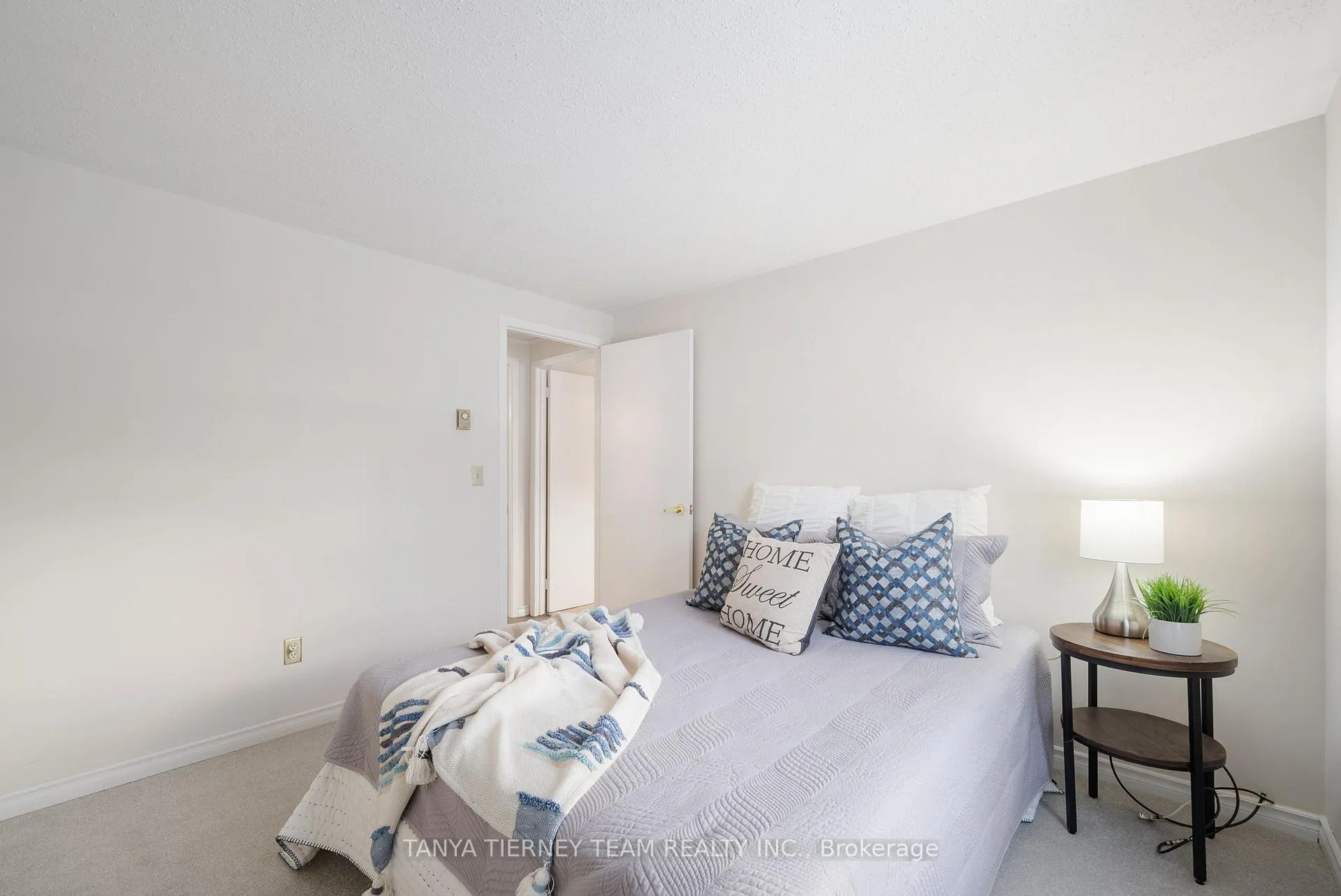Photo 22 of 6 The Cove Road, Clarington, Newcastle — HOMEH