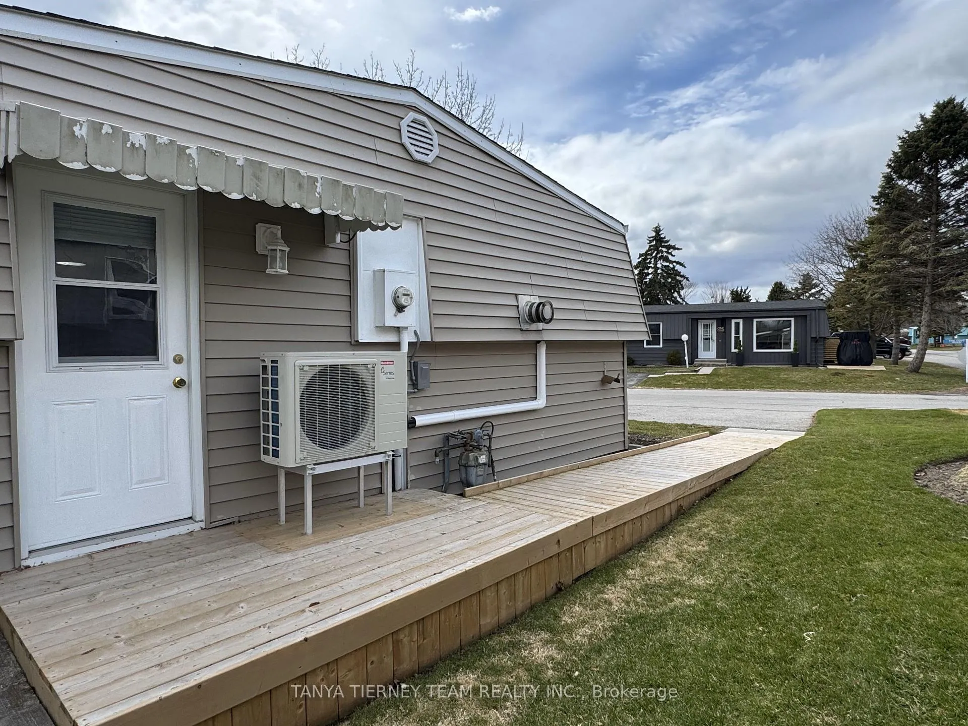 Photo 25 of 6 The Cove Road, Clarington, Newcastle — HOMEH