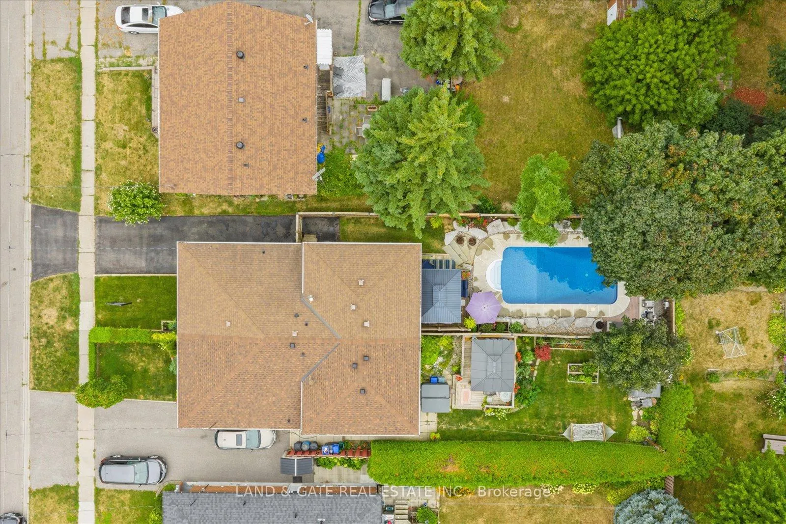 Photo 17 of 111 Guelph Street, Oshawa, Donevan — HOMEH