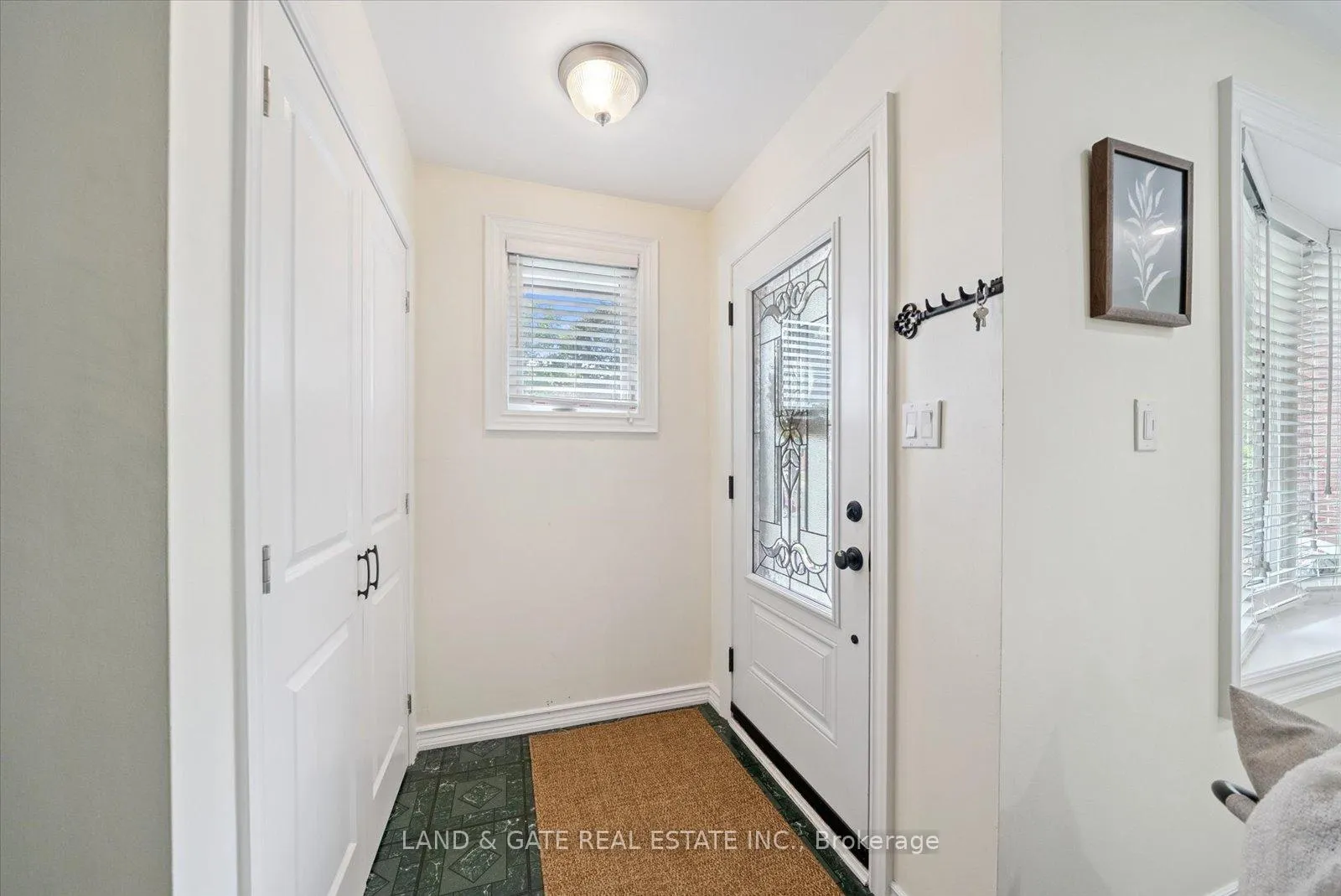 Photo 18 of 111 Guelph Street, Oshawa, Donevan — HOMEH