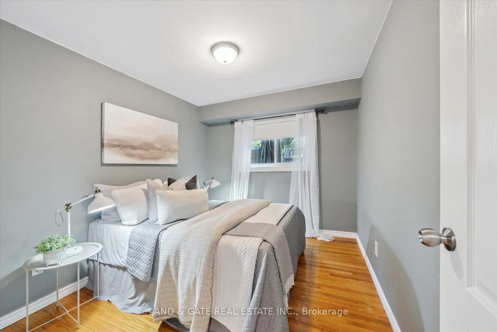 Photo 32 of 111 Guelph Street, Oshawa, Donevan — HOMEH