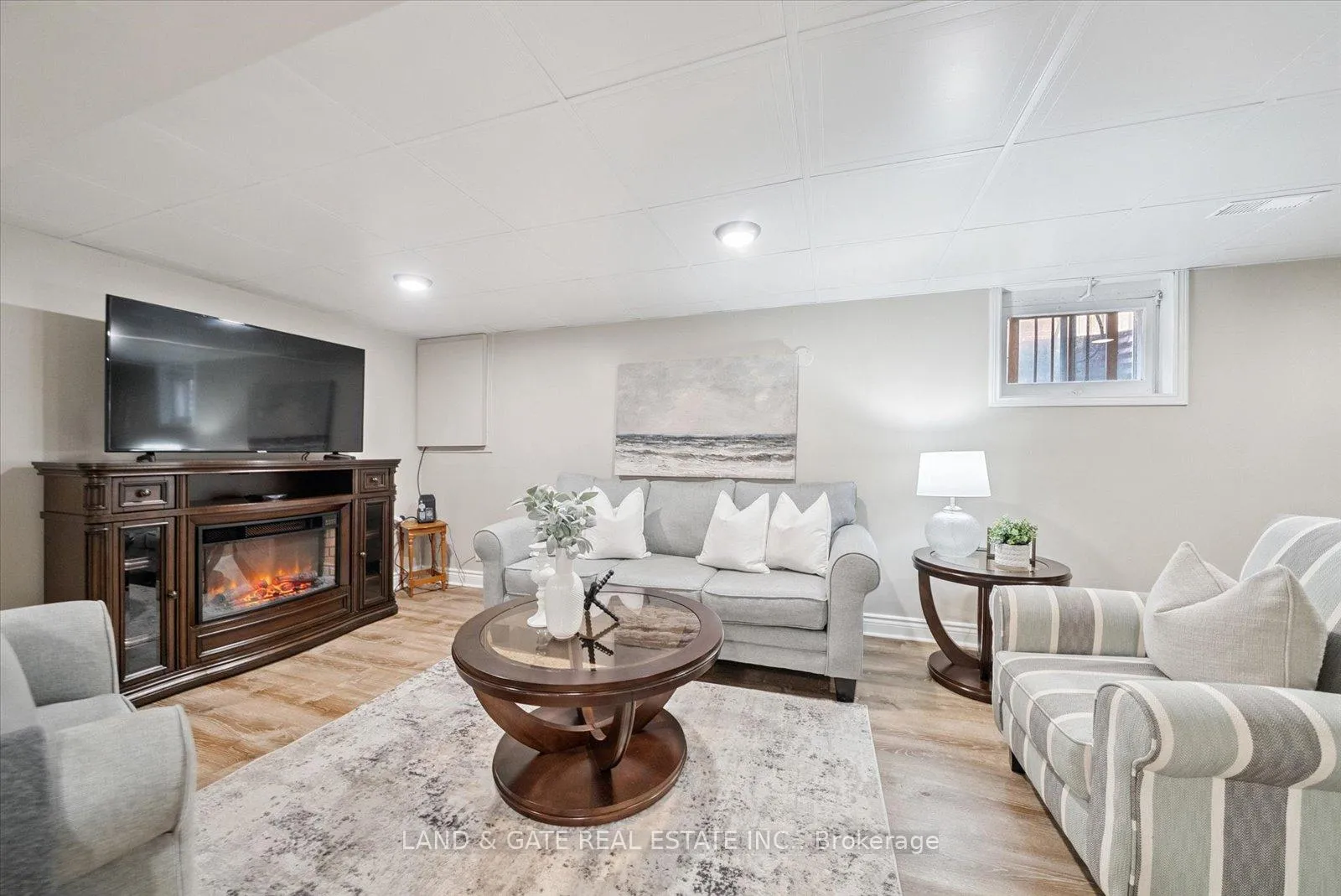 Photo 35 of 111 Guelph Street, Oshawa, Donevan — HOMEH
