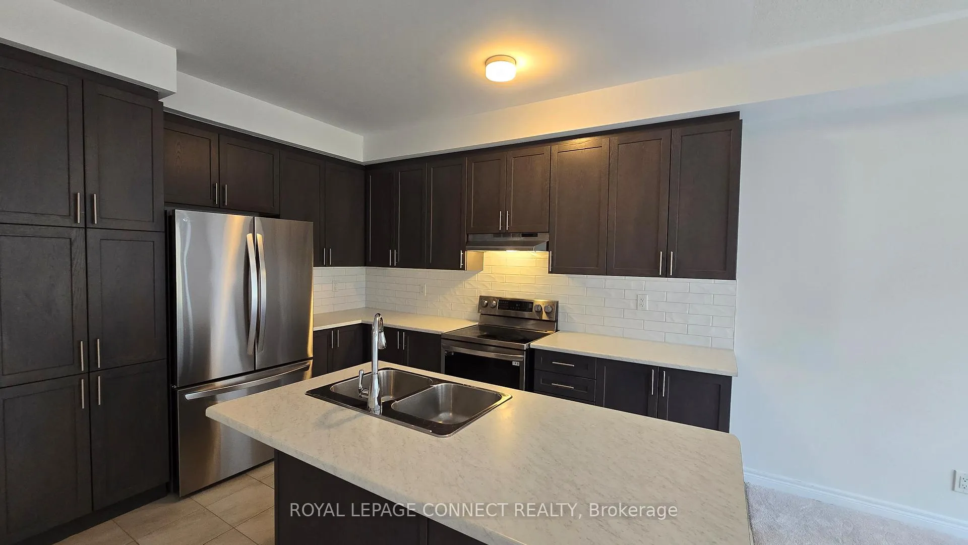 Photo 6 of 2042 Cameron Lott Crescent, Oshawa, Kedron — HOMEH