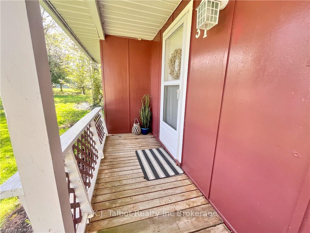 Photo 2 of 31 Andrews Crescent, Goderich, Goderich (Town) — HOMEH