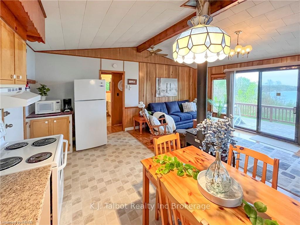 Photo 9 of 31 Andrews Crescent, Goderich, Goderich (Town) — HOMEH
