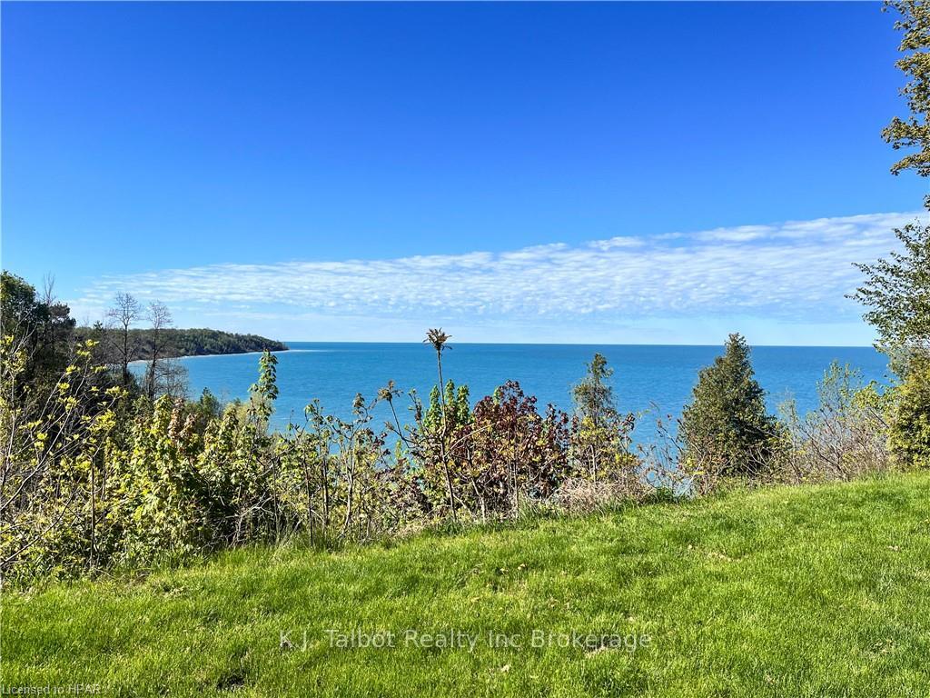 Photo 17 of 31 Andrews Crescent, Goderich, Goderich (Town) — HOMEH