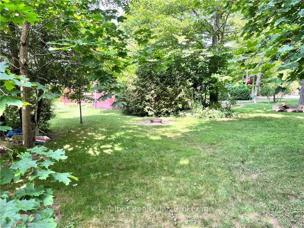 Photo 30 of 31 Andrews Crescent, Goderich, Goderich (Town) — HOMEH