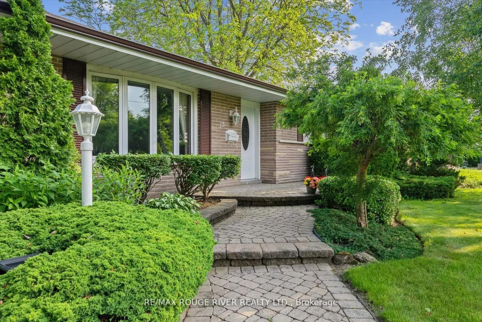 Photo 5 of 15 Westwood Drive, Whitby, Blue Grass Meadows — HOMEH