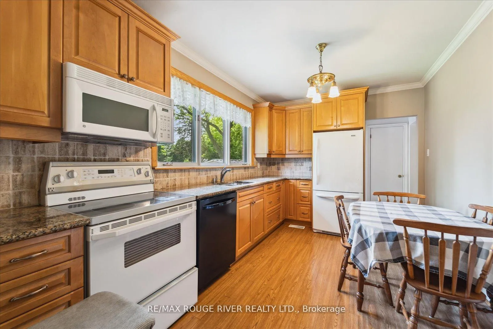 Photo 15 of 15 Westwood Drive, Whitby, Blue Grass Meadows — HOMEH