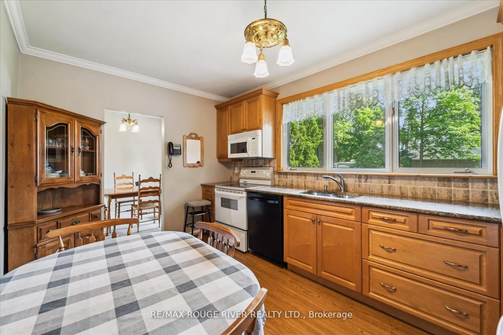 Photo 17 of 15 Westwood Drive, Whitby, Blue Grass Meadows — HOMEH