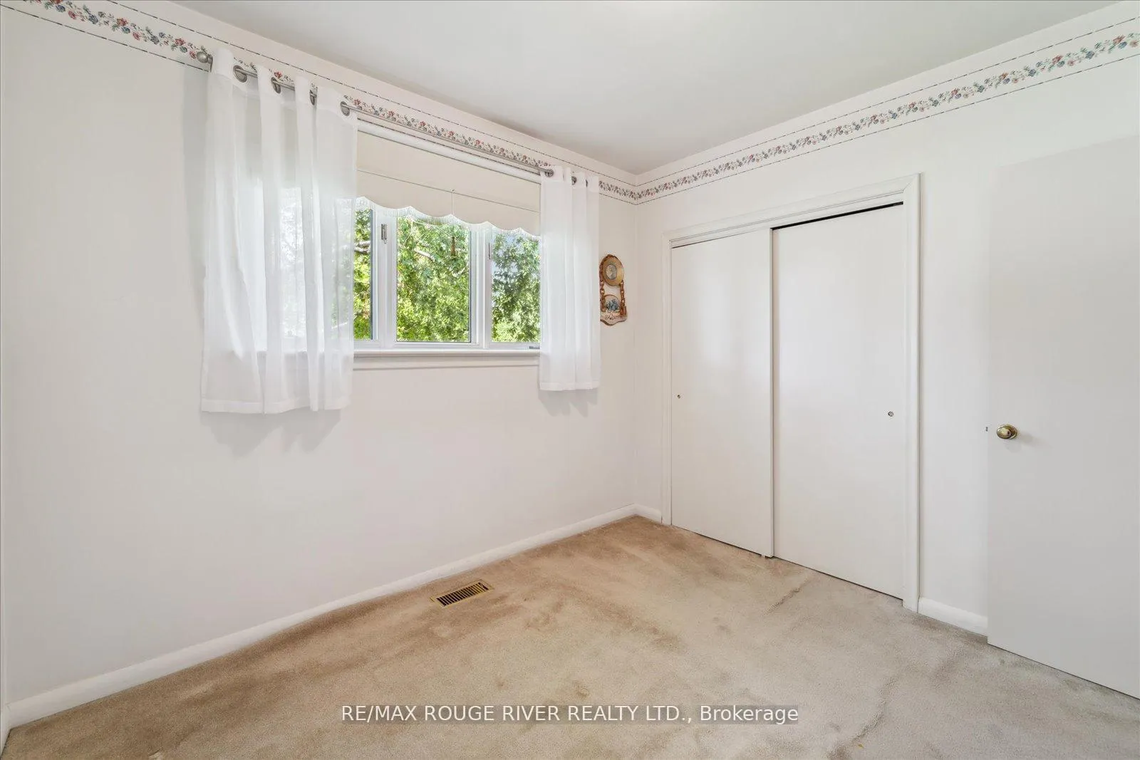 Photo 21 of 15 Westwood Drive, Whitby, Blue Grass Meadows — HOMEH