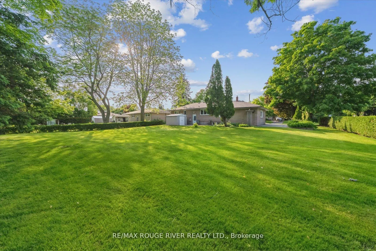Photo 32 of 15 Westwood Drive, Whitby, Blue Grass Meadows — HOMEH
