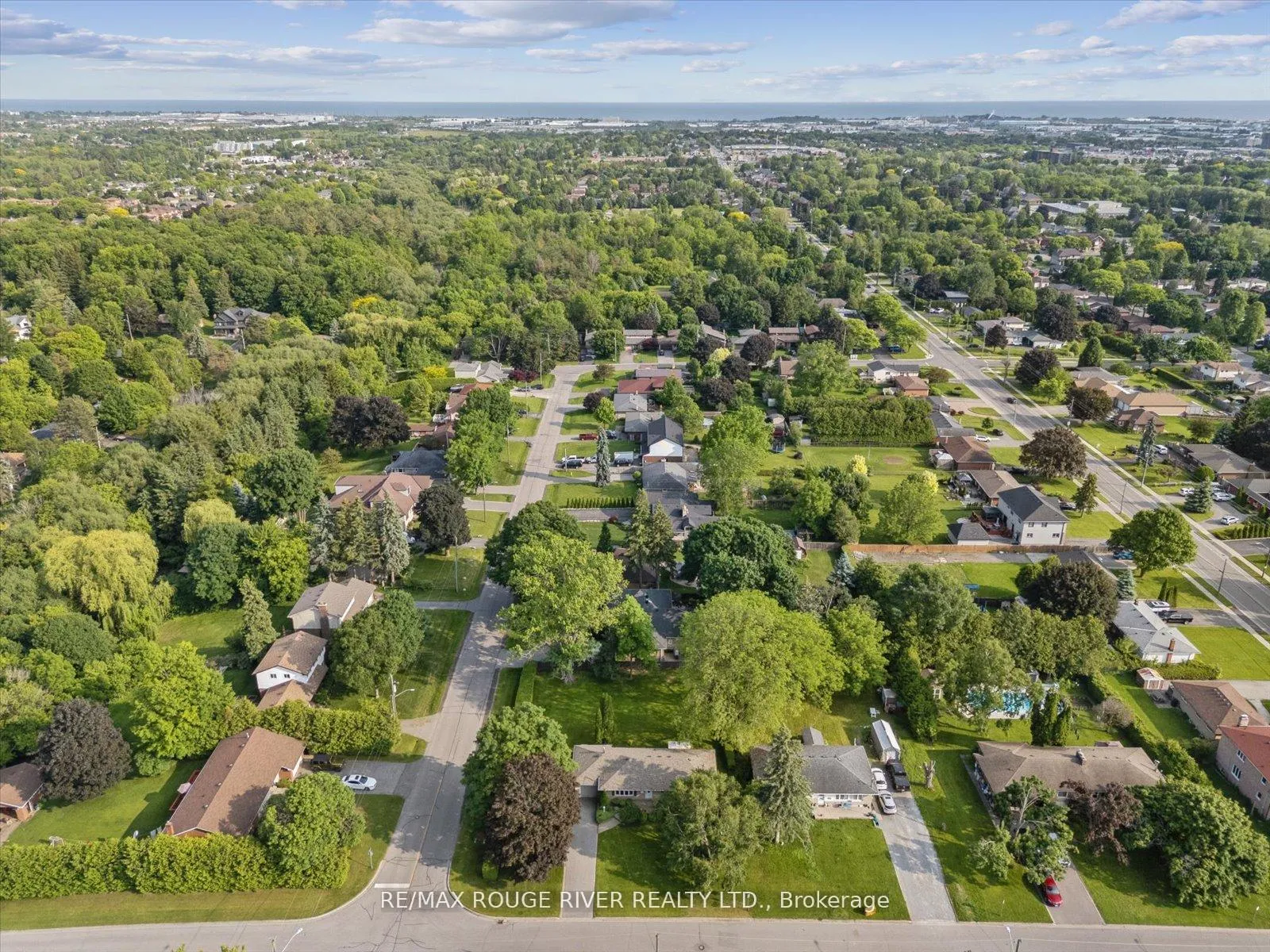 Photo 38 of 15 Westwood Drive, Whitby, Blue Grass Meadows — HOMEH