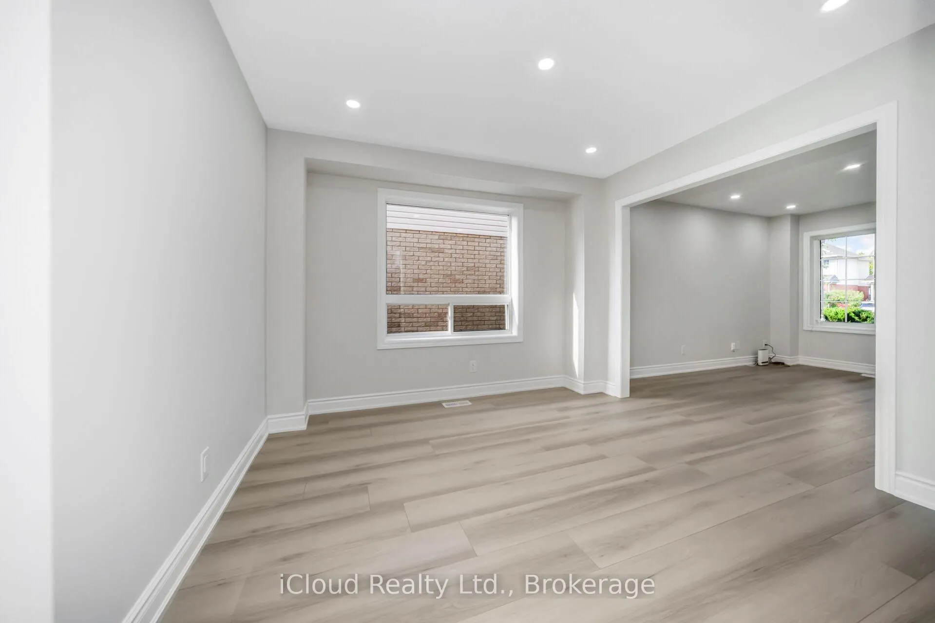 Photo 10 of 86 Cecil Found Crescent, Clarington, Courtice — HOMEH
