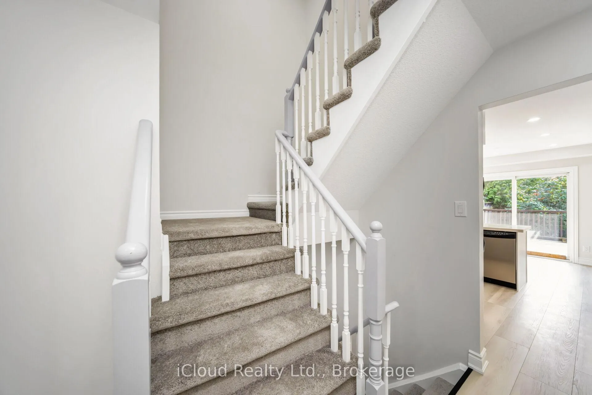 Photo 22 of 86 Cecil Found Crescent, Clarington, Courtice — HOMEH