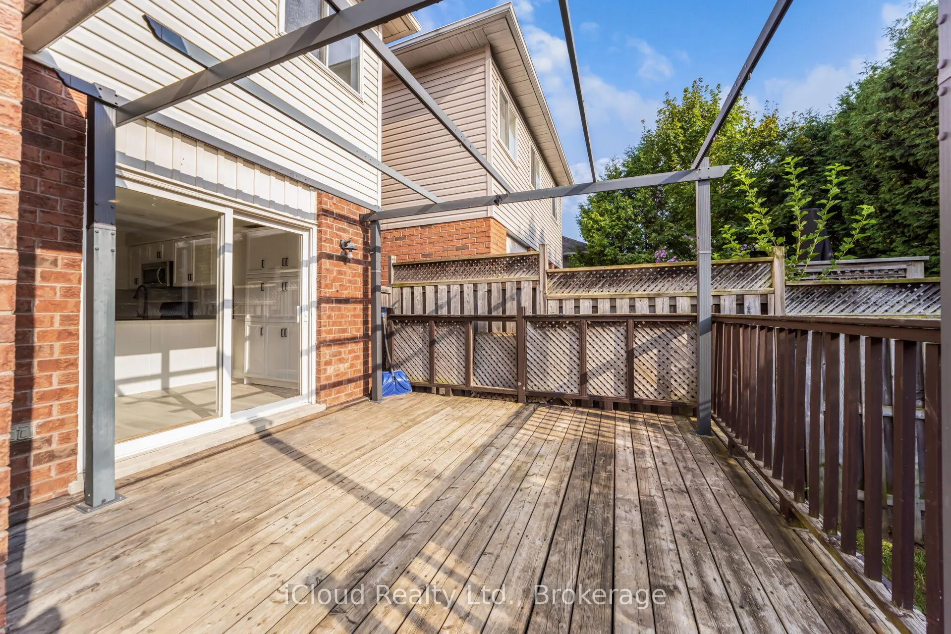Photo 44 of 86 Cecil Found Crescent, Clarington, Courtice — HOMEH