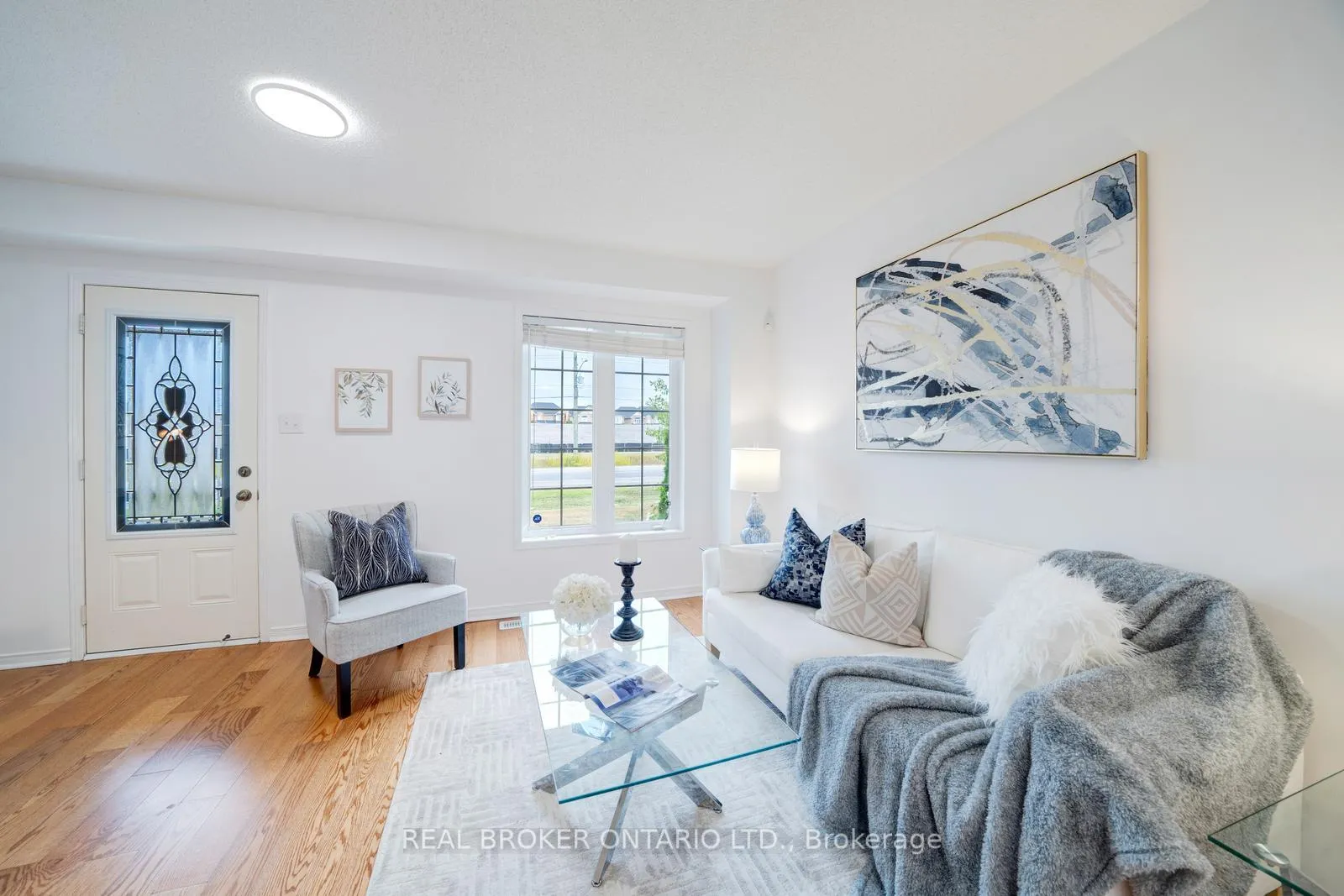 Photo 6 of 505 Rossland Road E, Ajax, Central East — HOMEH