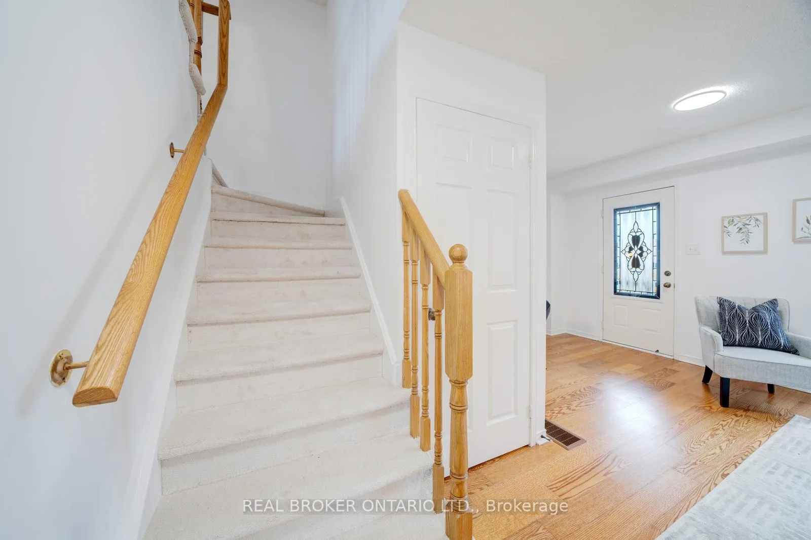 Photo 11 of 505 Rossland Road E, Ajax, Central East — HOMEH