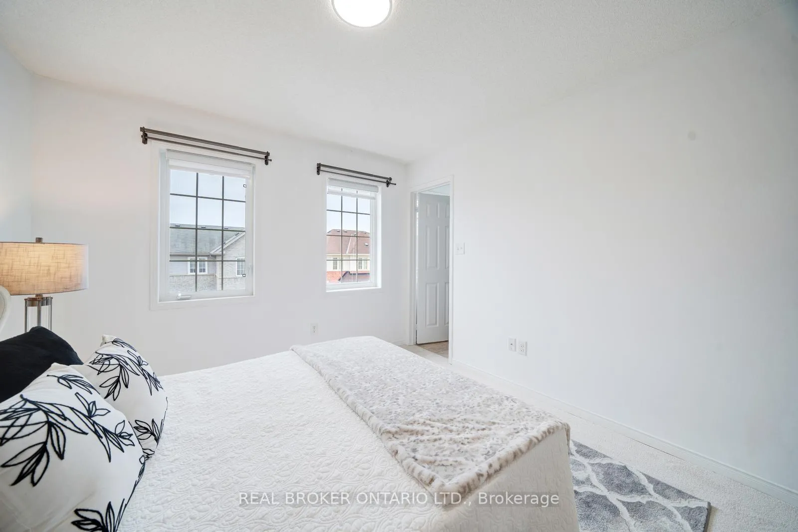 Photo 35 of 505 Rossland Road E, Ajax, Central East — HOMEH