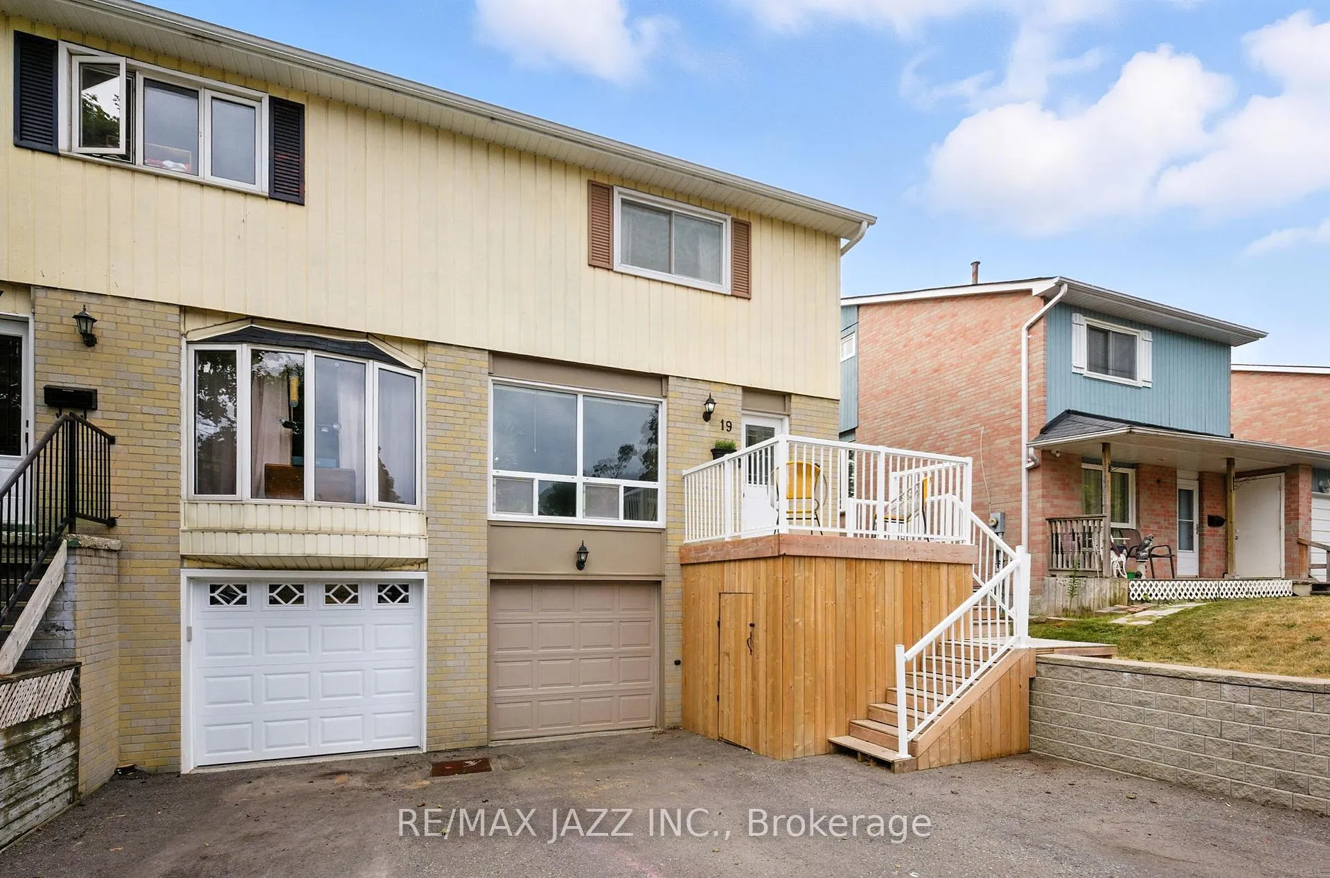 Photo 1 of 19 Doreen Crescent, Clarington, Bowmanville — HOMEH