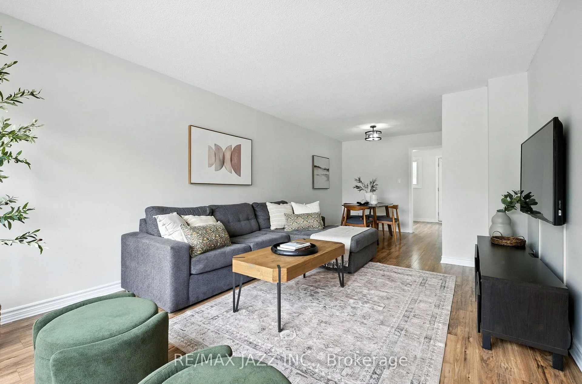 Photo 6 of 19 Doreen Crescent, Clarington, Bowmanville — HOMEH