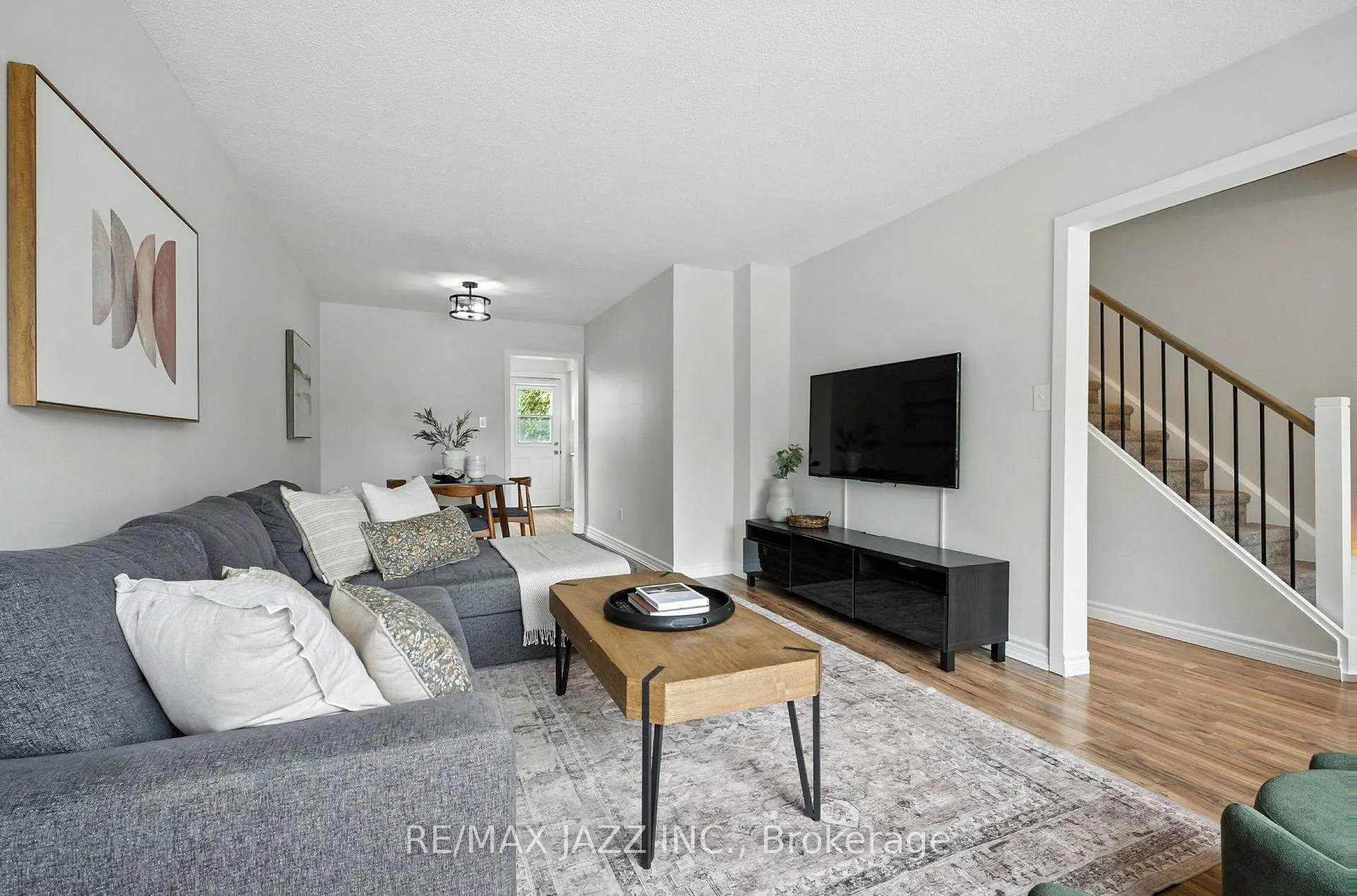 Photo 8 of 19 Doreen Crescent, Clarington, Bowmanville — HOMEH