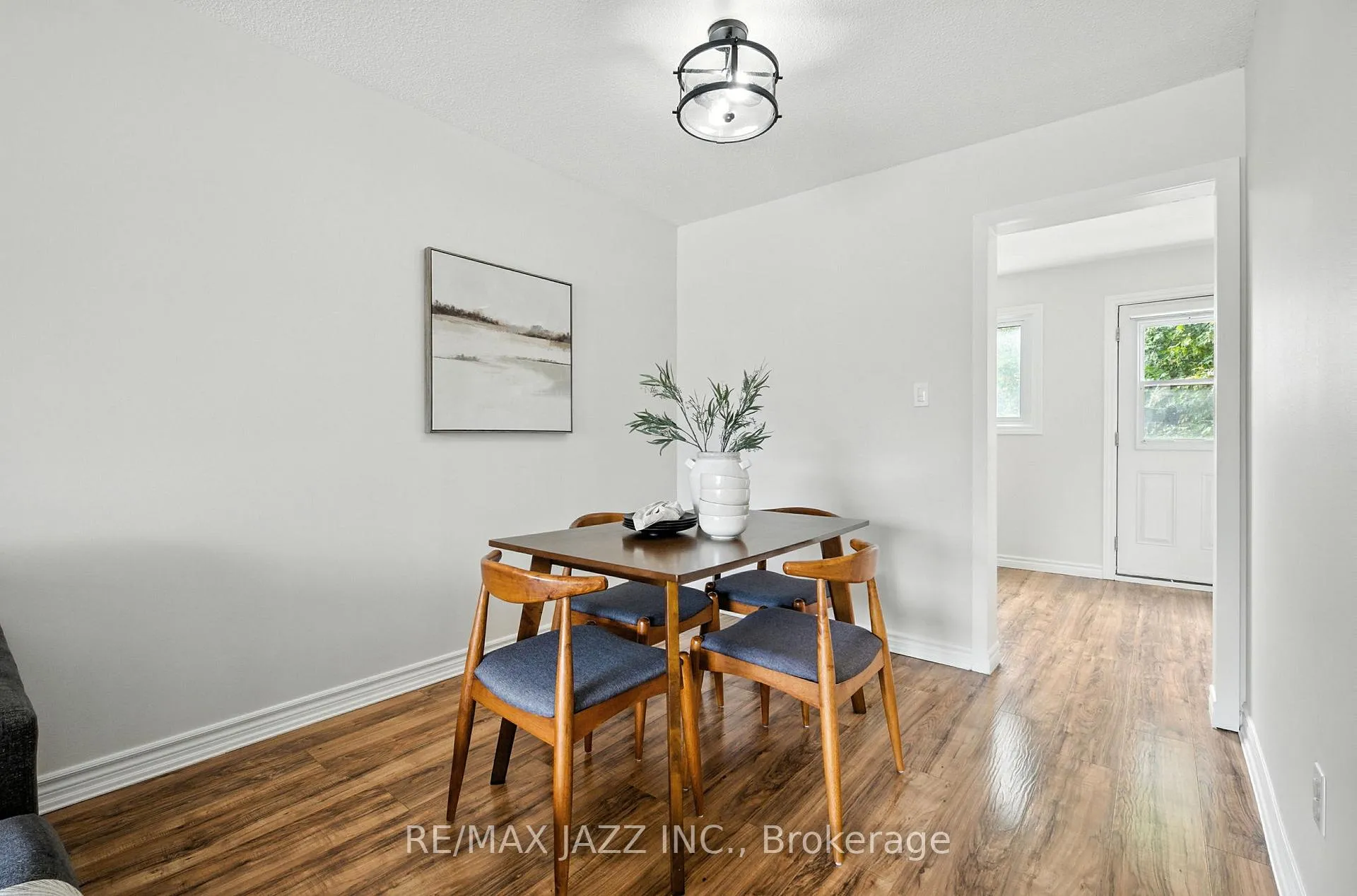 Photo 9 of 19 Doreen Crescent, Clarington, Bowmanville — HOMEH