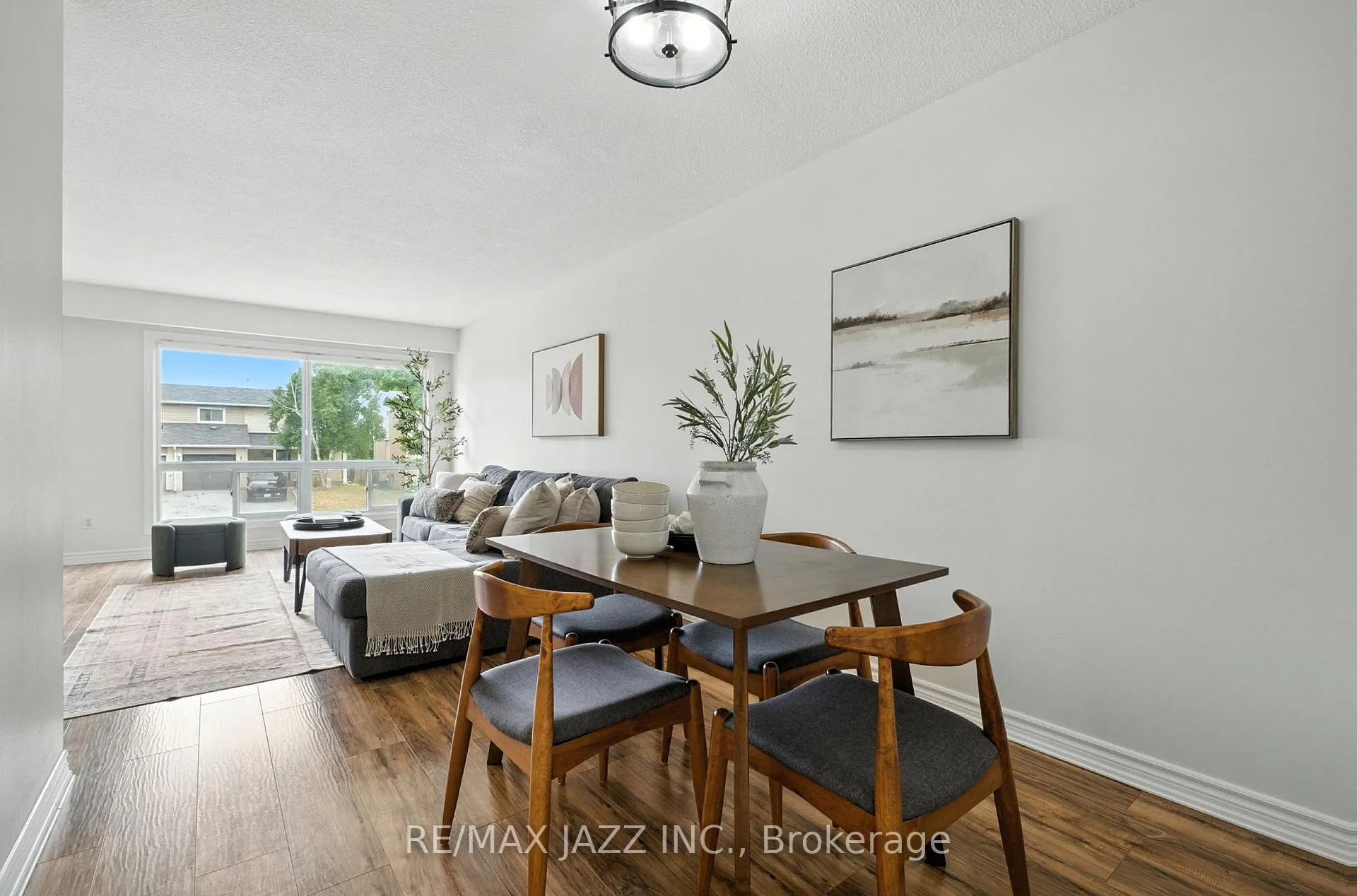 Photo 10 of 19 Doreen Crescent, Clarington, Bowmanville — HOMEH