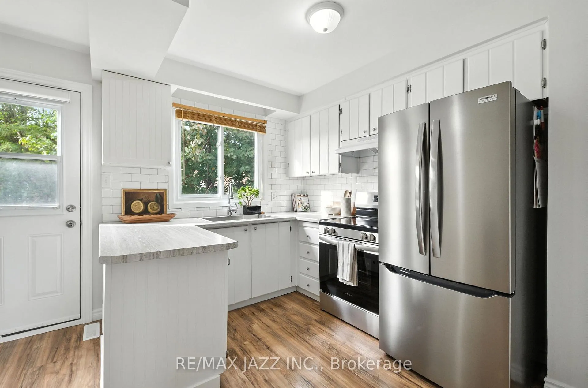 Photo 13 of 19 Doreen Crescent, Clarington, Bowmanville — HOMEH