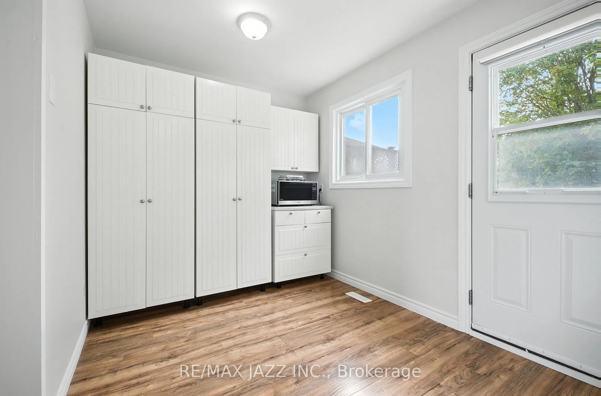 Photo 15 of 19 Doreen Crescent, Clarington, Bowmanville — HOMEH