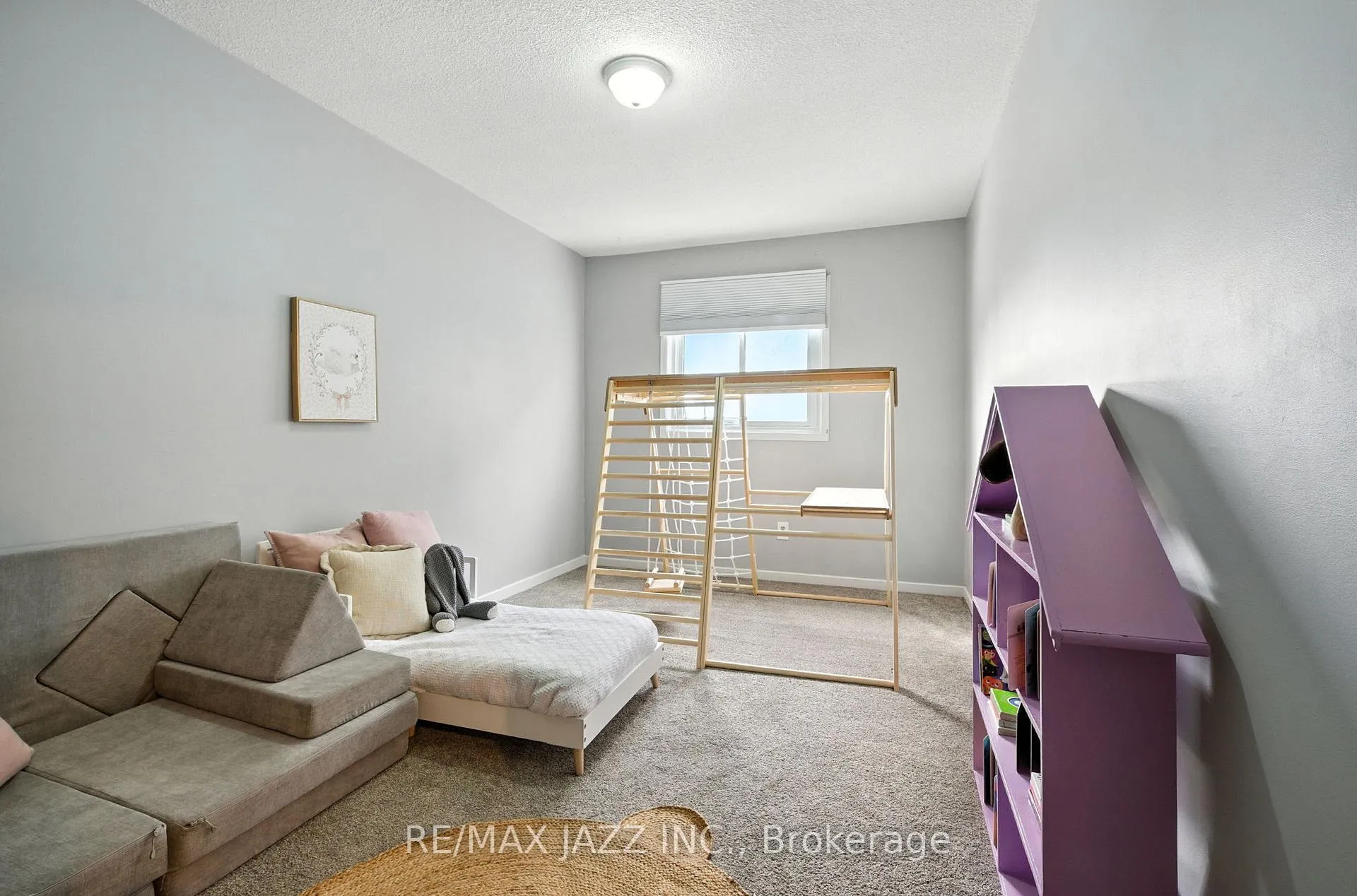 Photo 20 of 19 Doreen Crescent, Clarington, Bowmanville — HOMEH