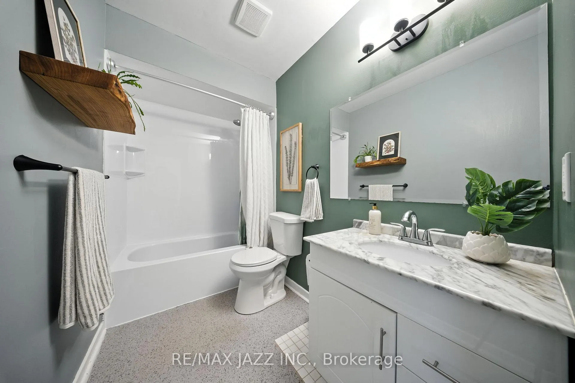 Photo 25 of 19 Doreen Crescent, Clarington, Bowmanville — HOMEH